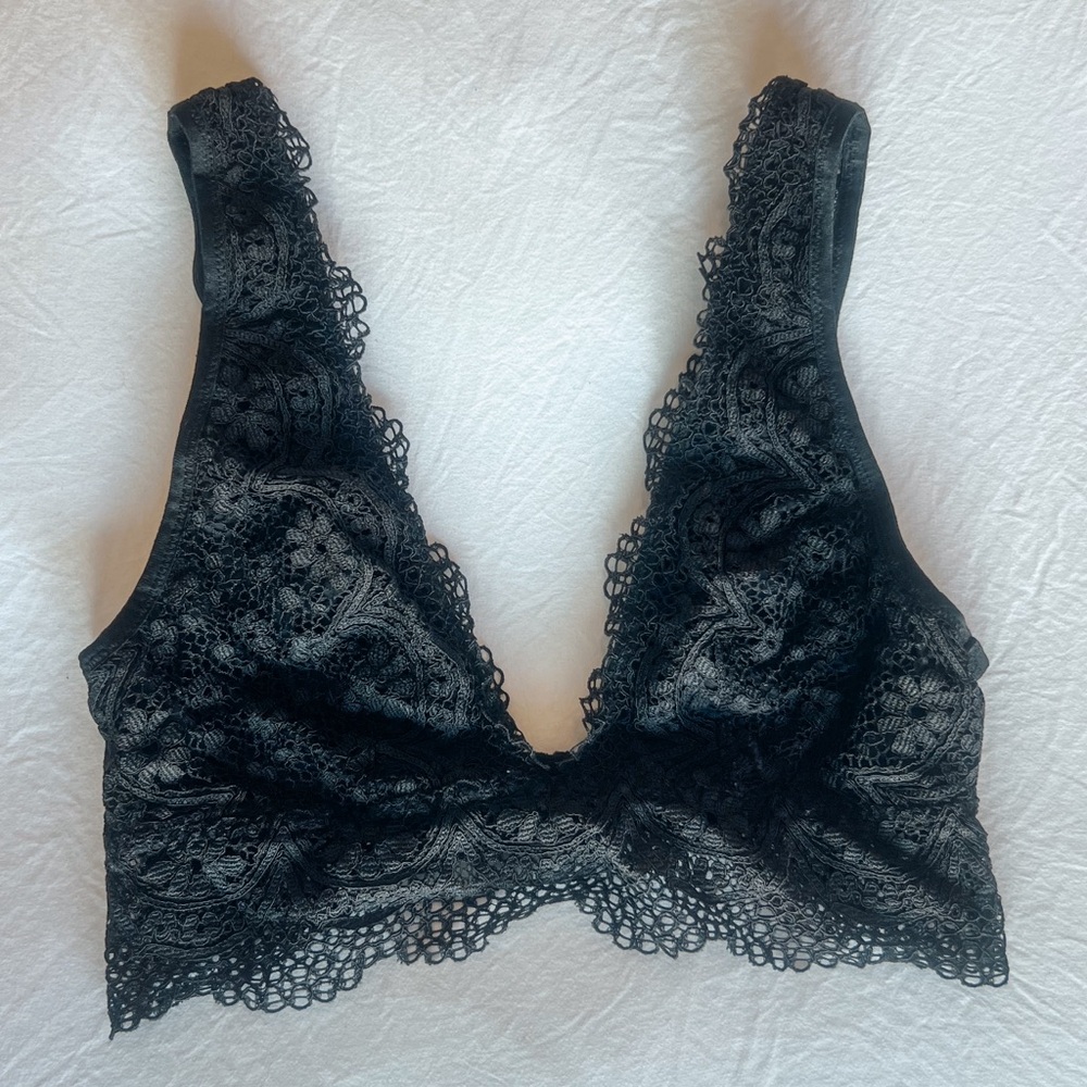 Victoria’s Secret Black Lace Bralette - Size XS